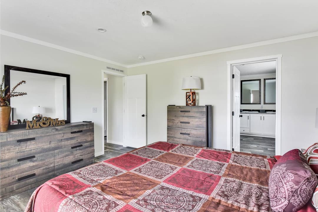 Elevate 56f bedroom home features