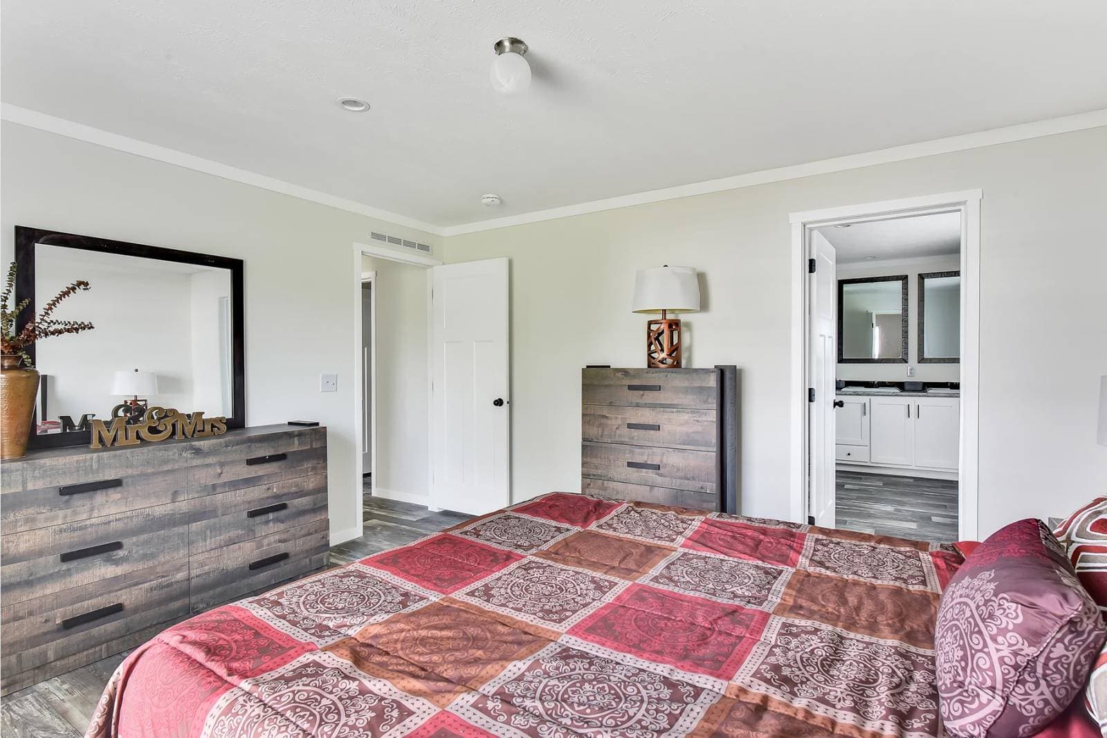 Elevate 56f bedroom home features