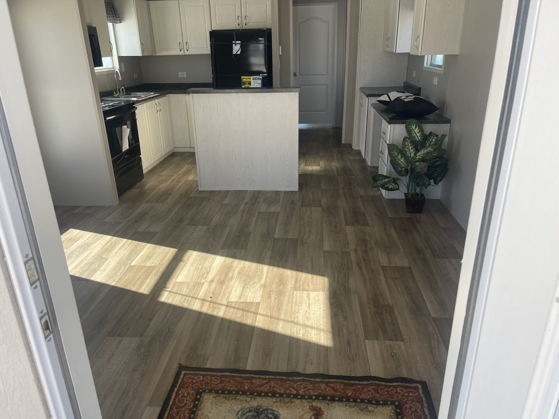 14 wide s-14×44-11ofp interior and kitchen home features