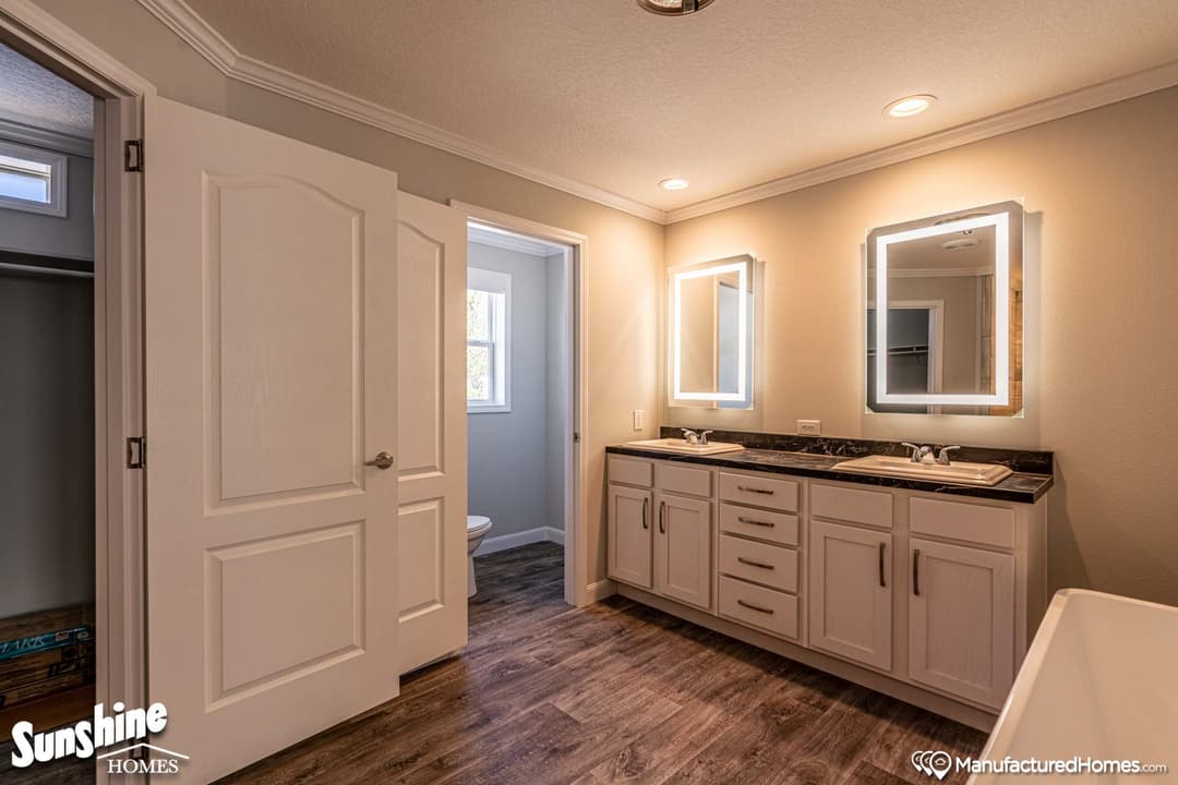 Pri3270-2008 bathroom home features