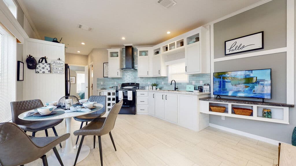 Lake charles 13361b interior home features