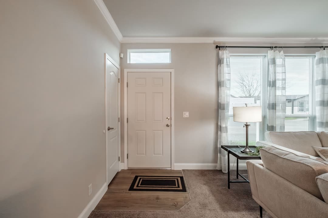 Diamond peak interior home features