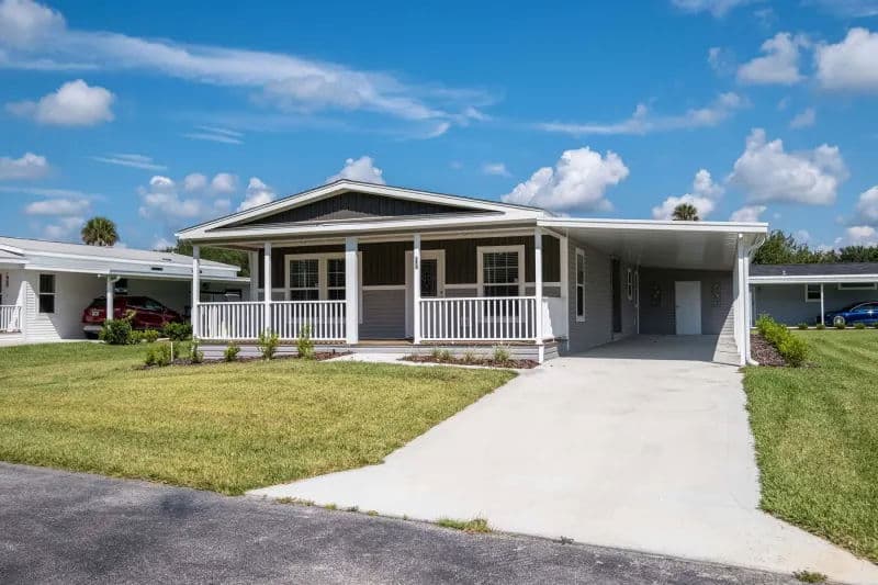 Rutherford elevation and exterior home features