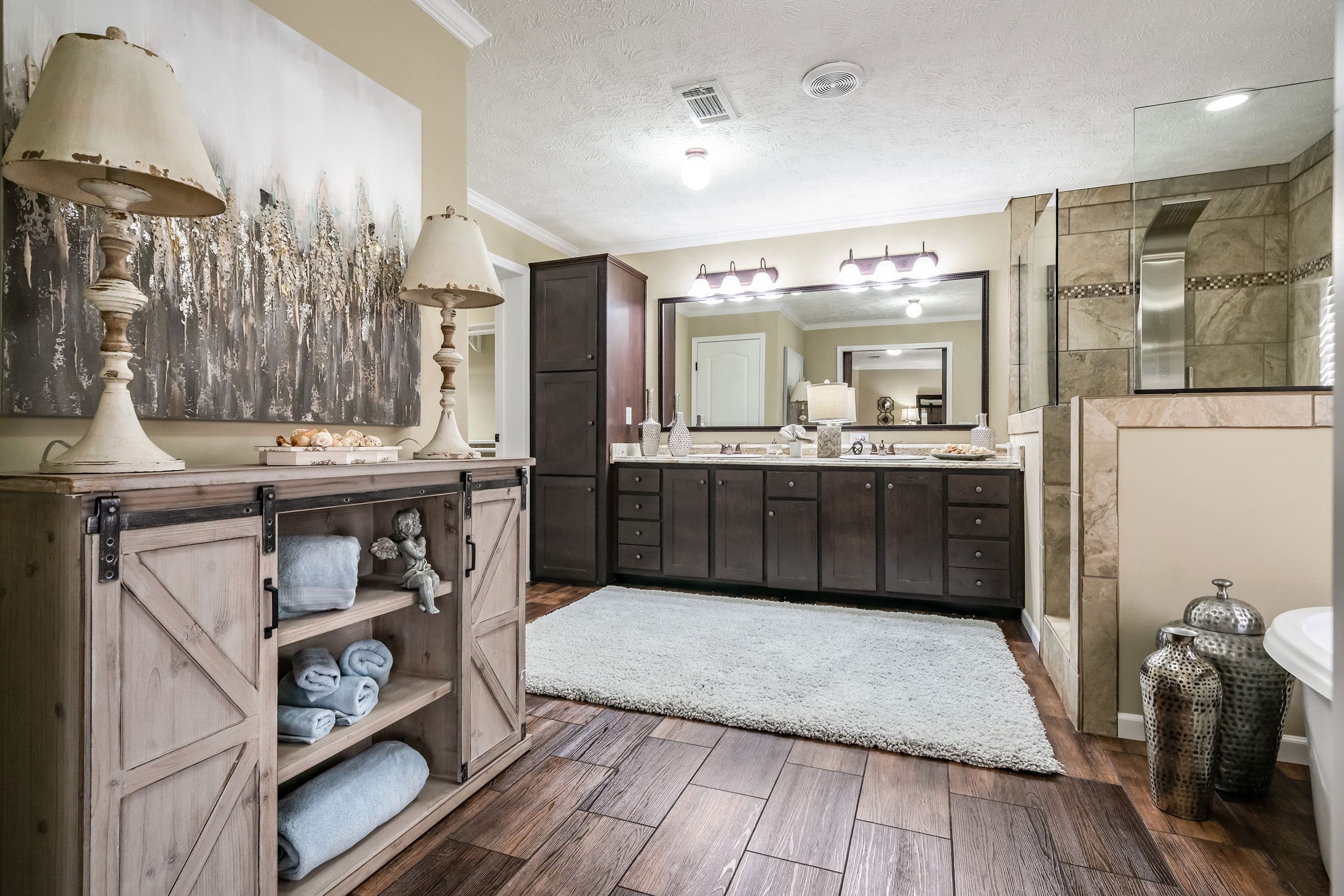 Kb-3244 interior home features