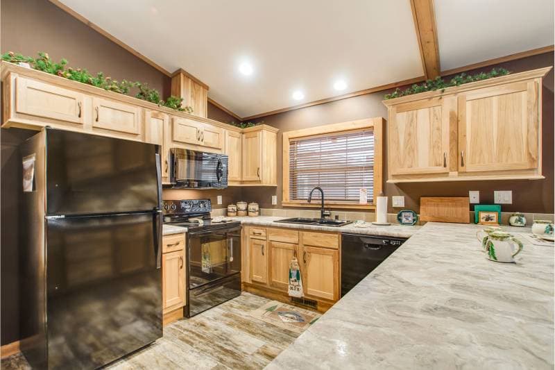 Wood manor d500 kitchen home features