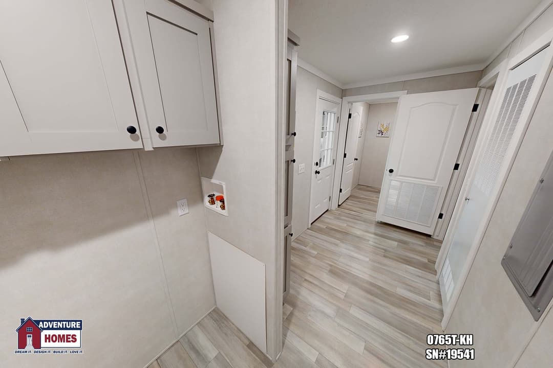 0765t-kh interior home features