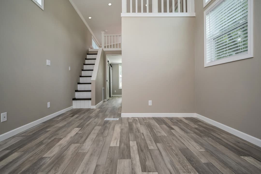 Eagle 11351g interior home features