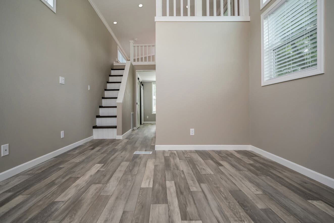 Eagle 11351g interior home features