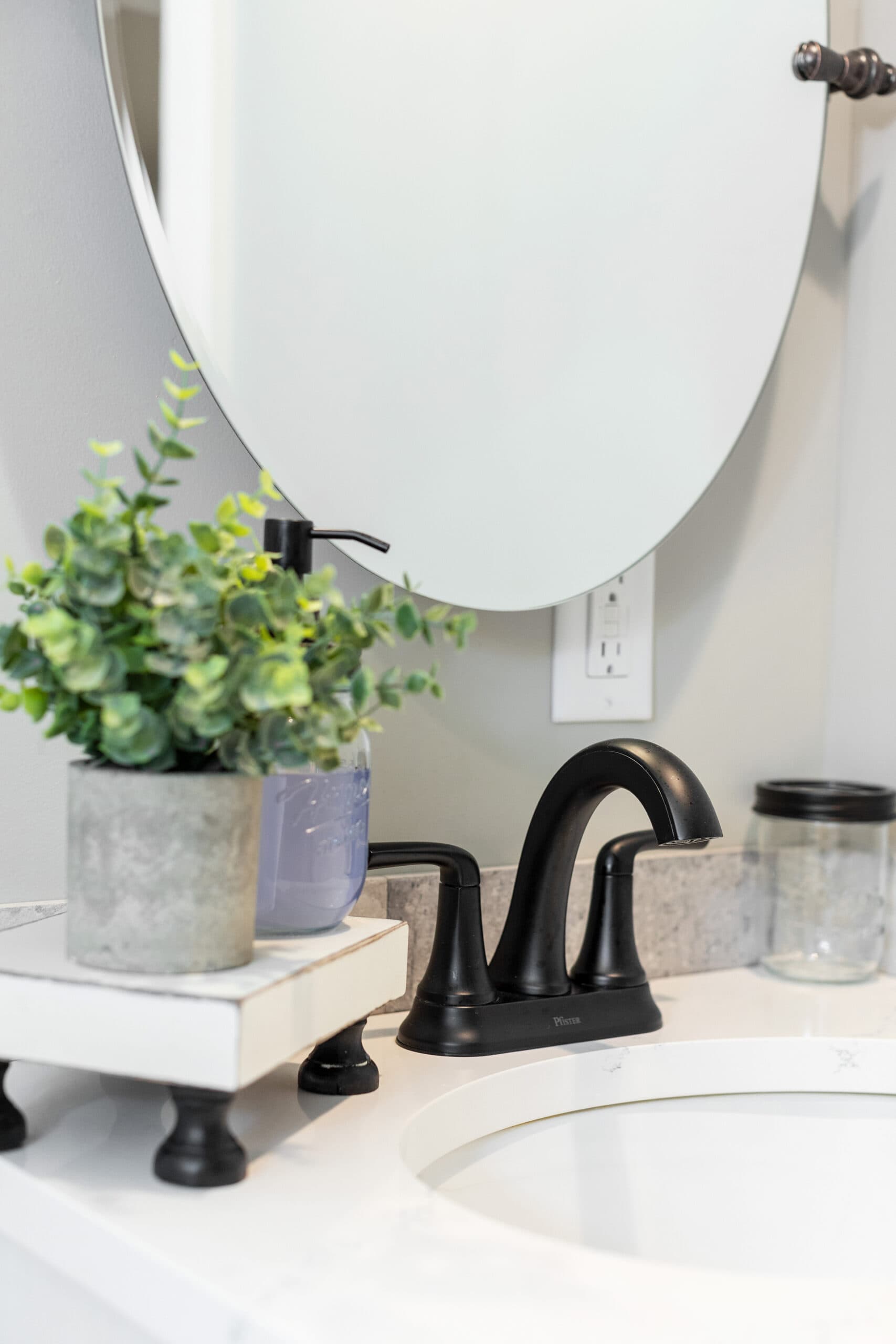 Desoto bathroom home features