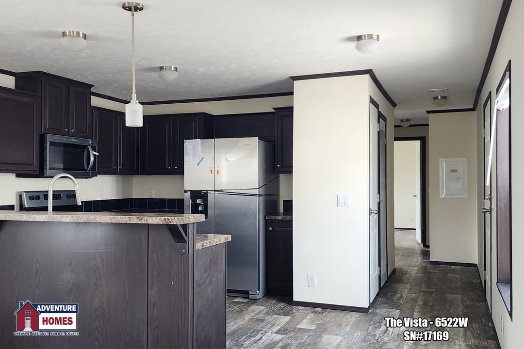 Vista | 6522w kitchen home features