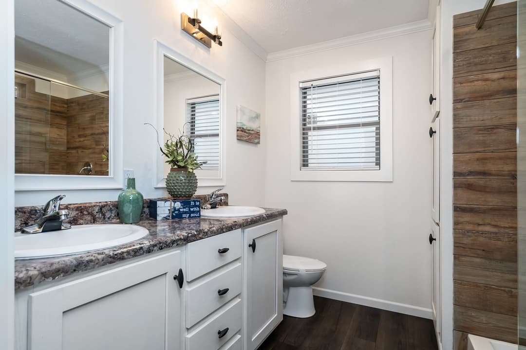 Sipsey bathroom home features