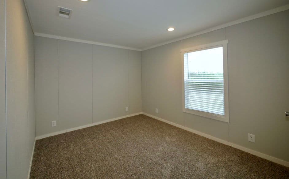 High plains 3387 bedroom home features