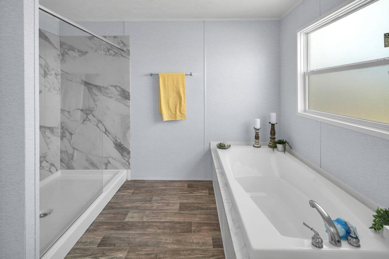 Valu maxx premier 32643e interior and bathroom home features