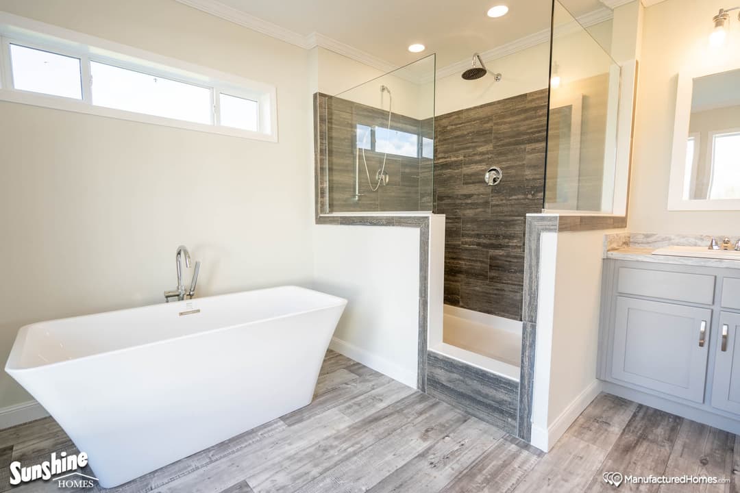 Pri3280-2043 bathroom home features