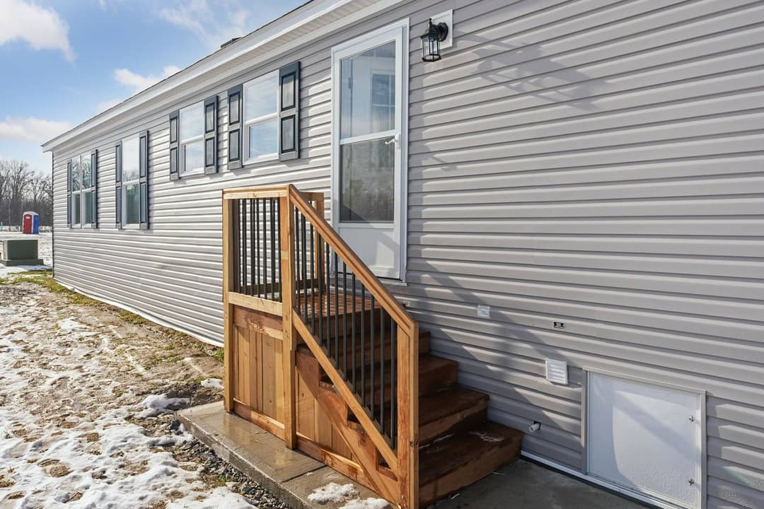 N600 exterior home features