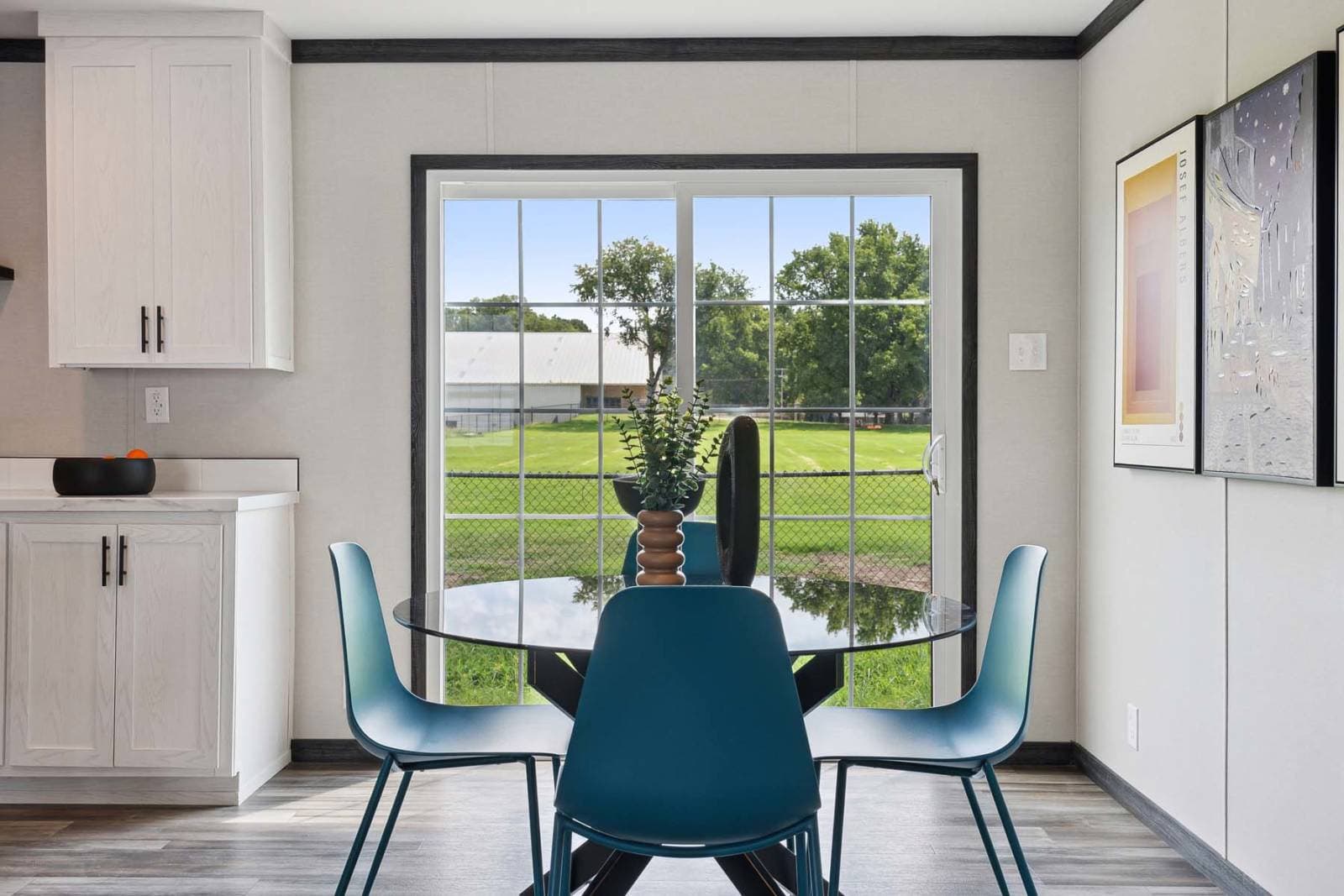 Clinch  home features