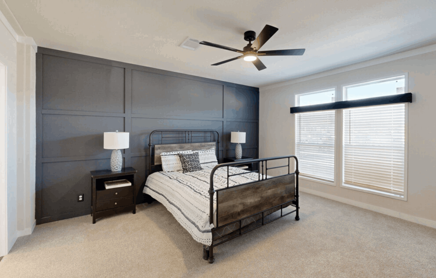 Cimarron 32563a bedroom home features