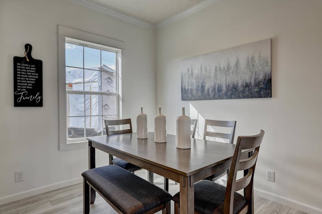 Ironclad 2856-08 interior home features