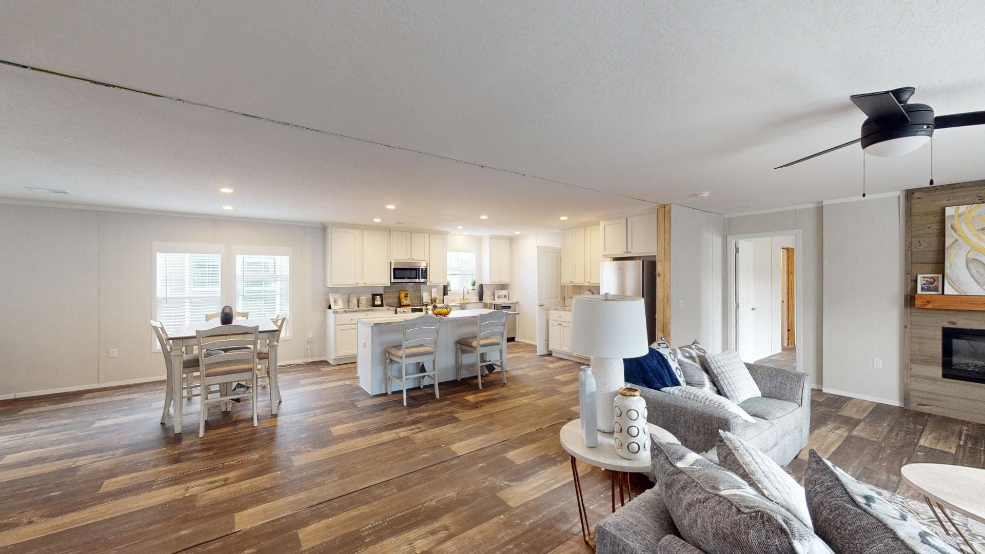 Arc3280-7501 interior home features