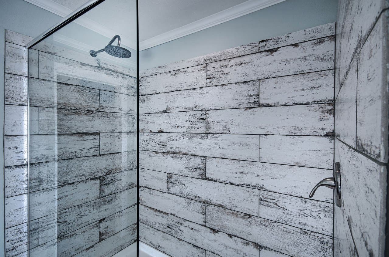 Sardis bathroom home features