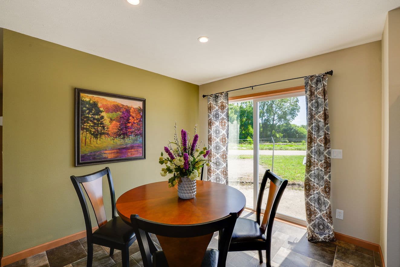 The blue ridge 185005 interior home features