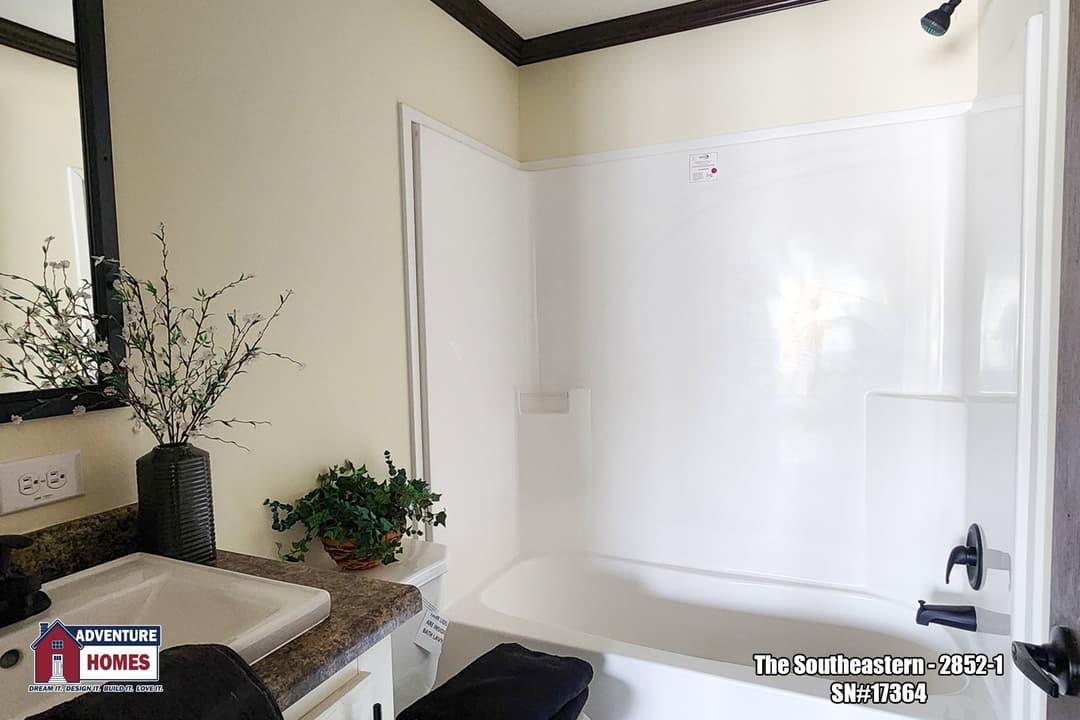 Southeastern | 2852-1 bathroom home features