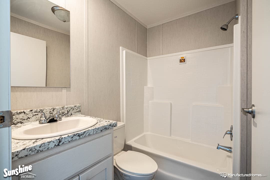 Arc1470-7000 bathroom home features
