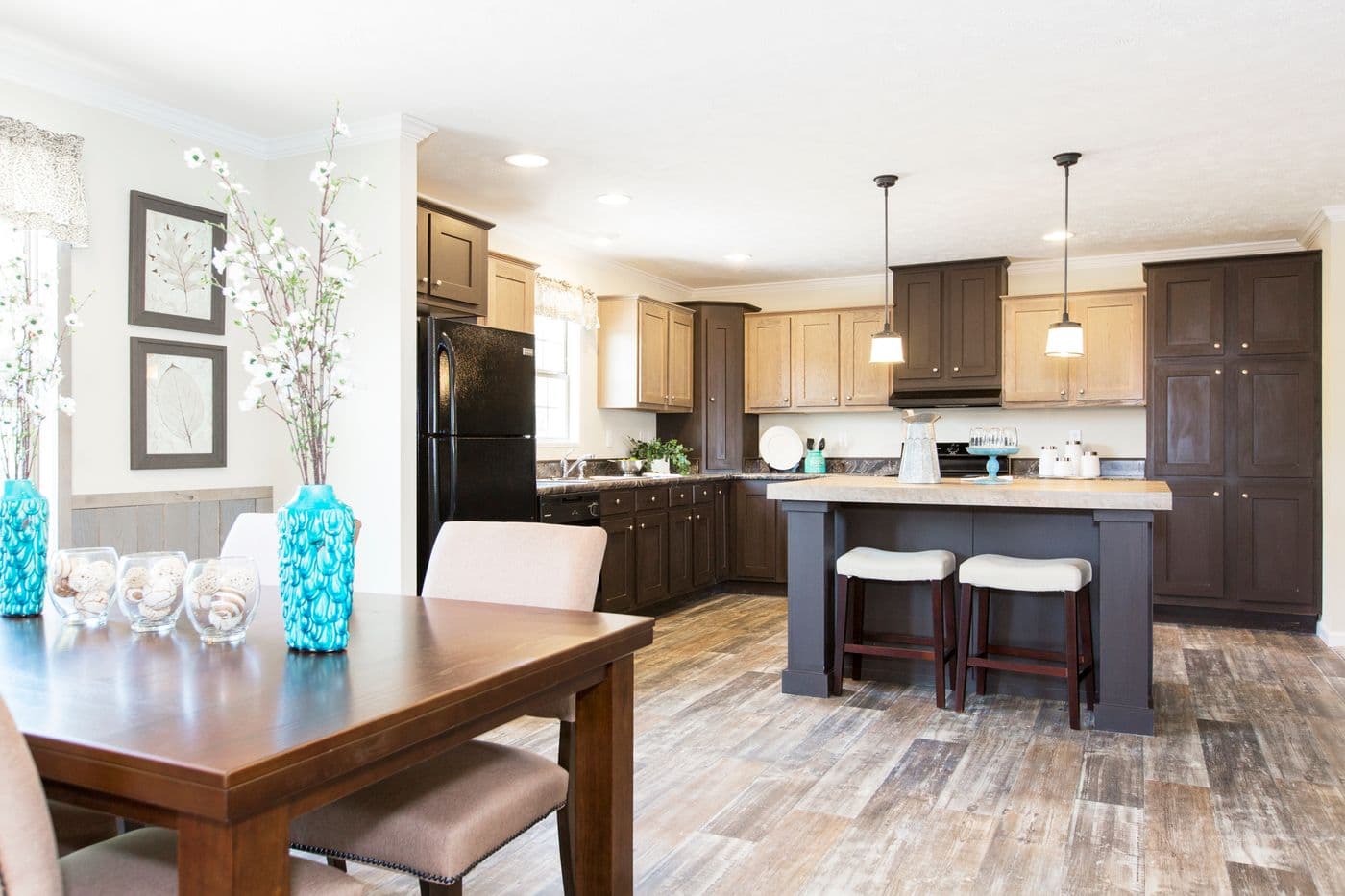 Woodbridge i interior home features