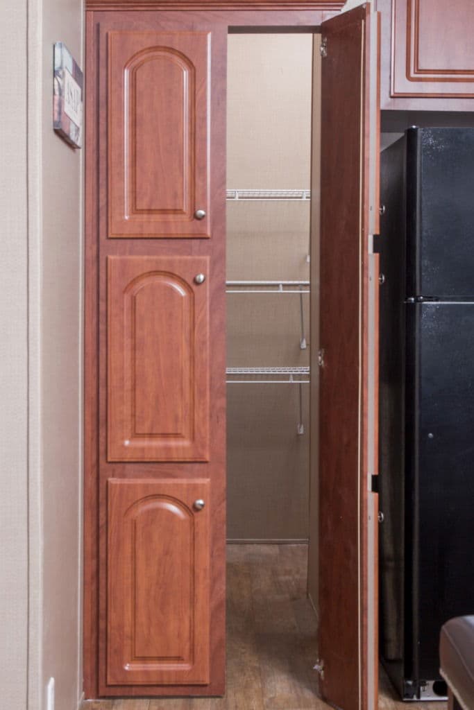 Eli 2856 interior home features