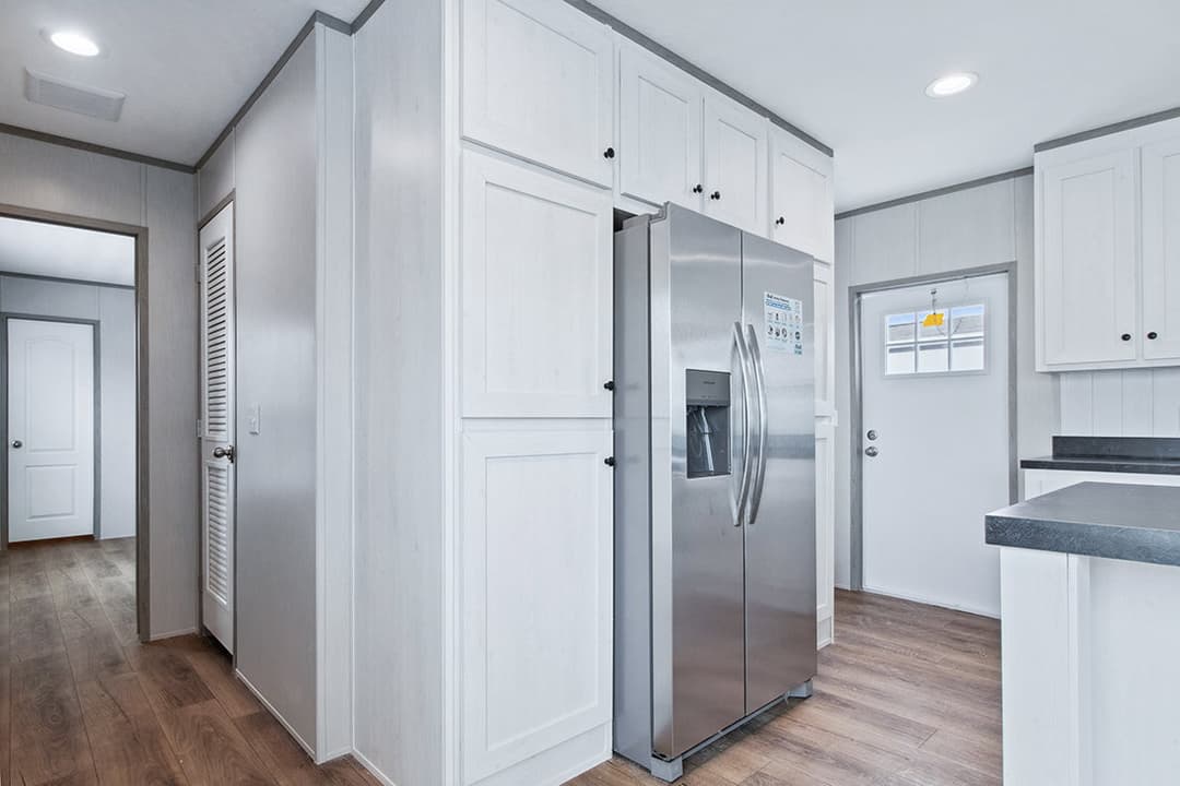 Resolution 16682x kitchen home features