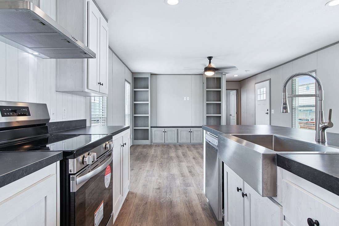Resolution 16682x kitchen home features