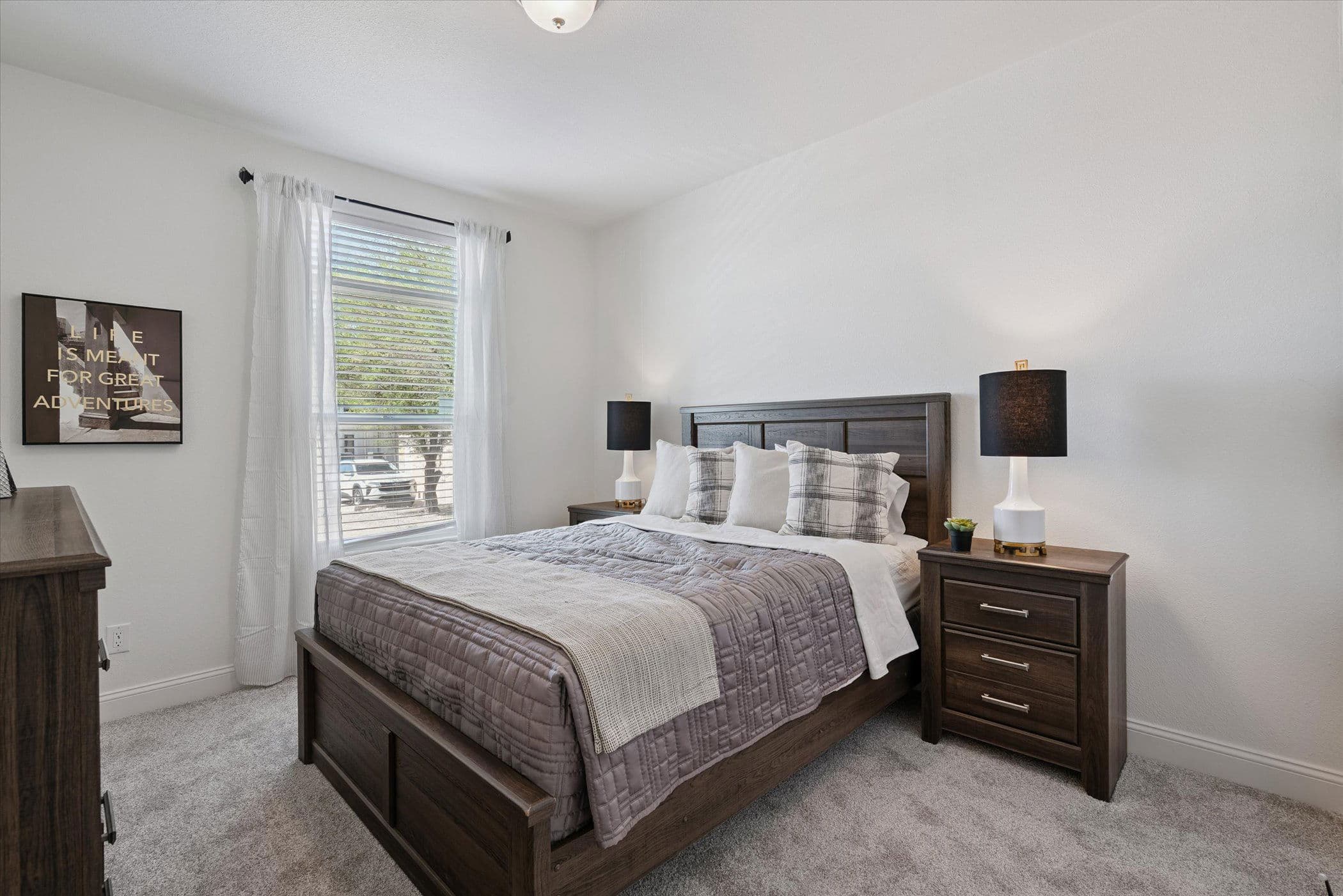 Magnolia  bedroom home features