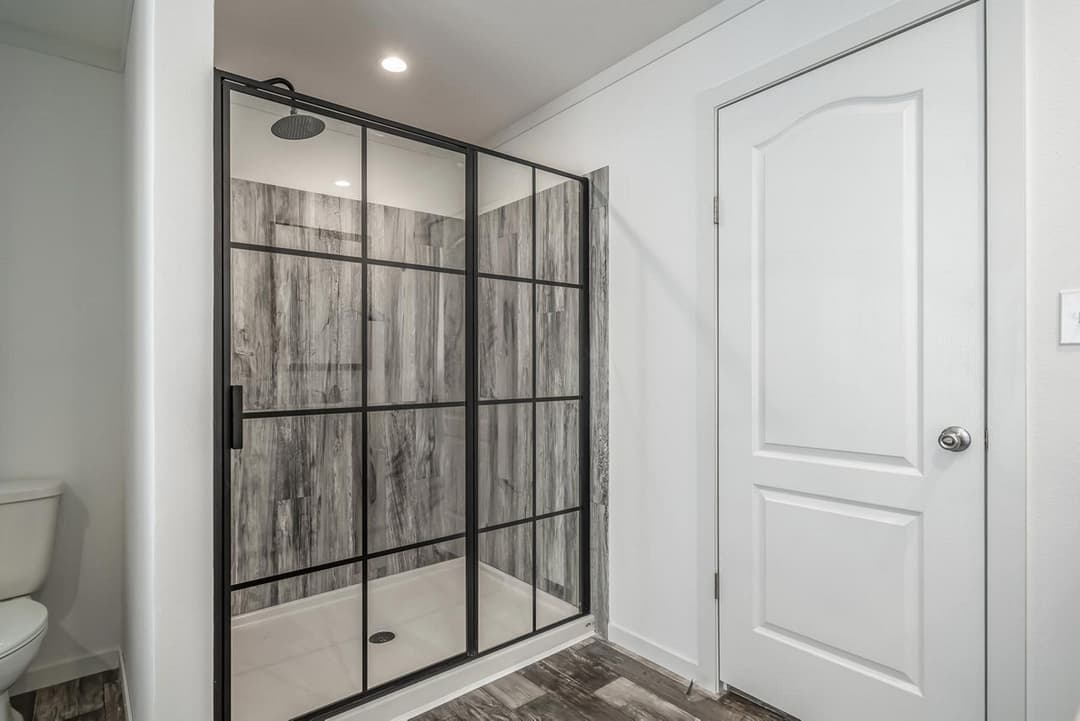 The pelican bathroom home features