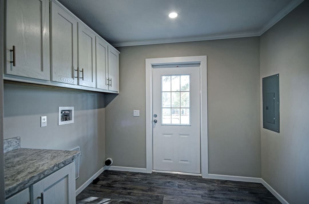 Sardis interior home features