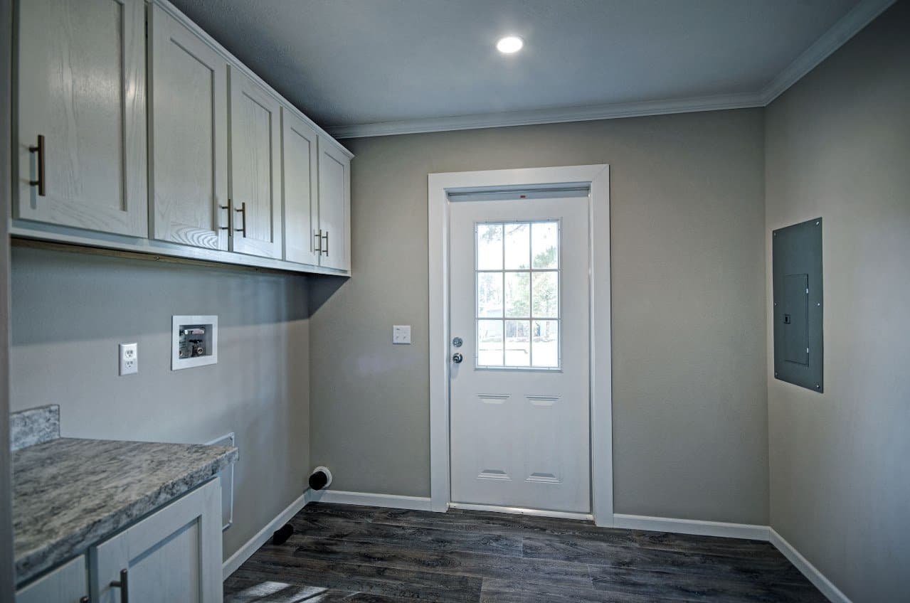 Sardis interior home features