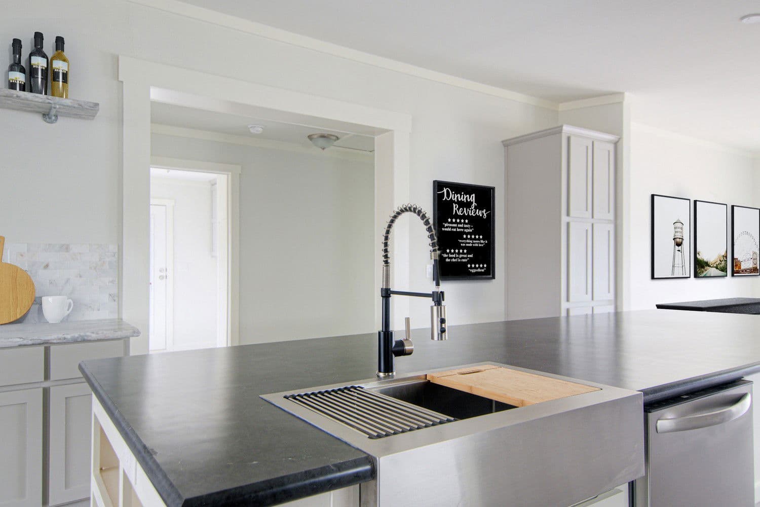 The great divide s58-68m kitchen home features