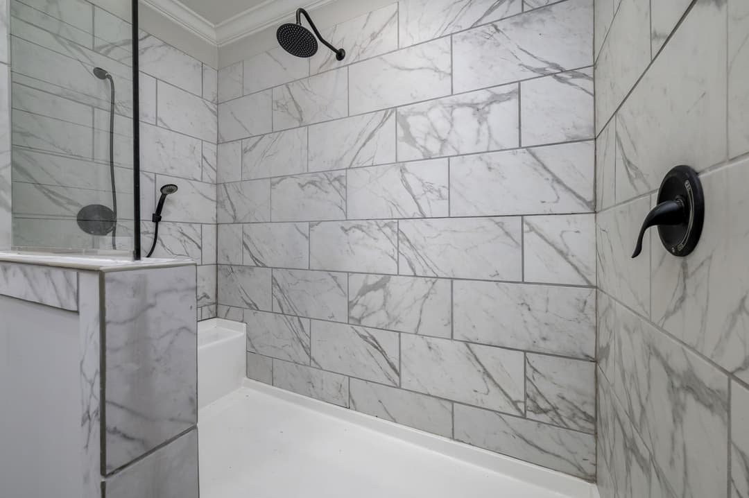 Key largo bathroom home features