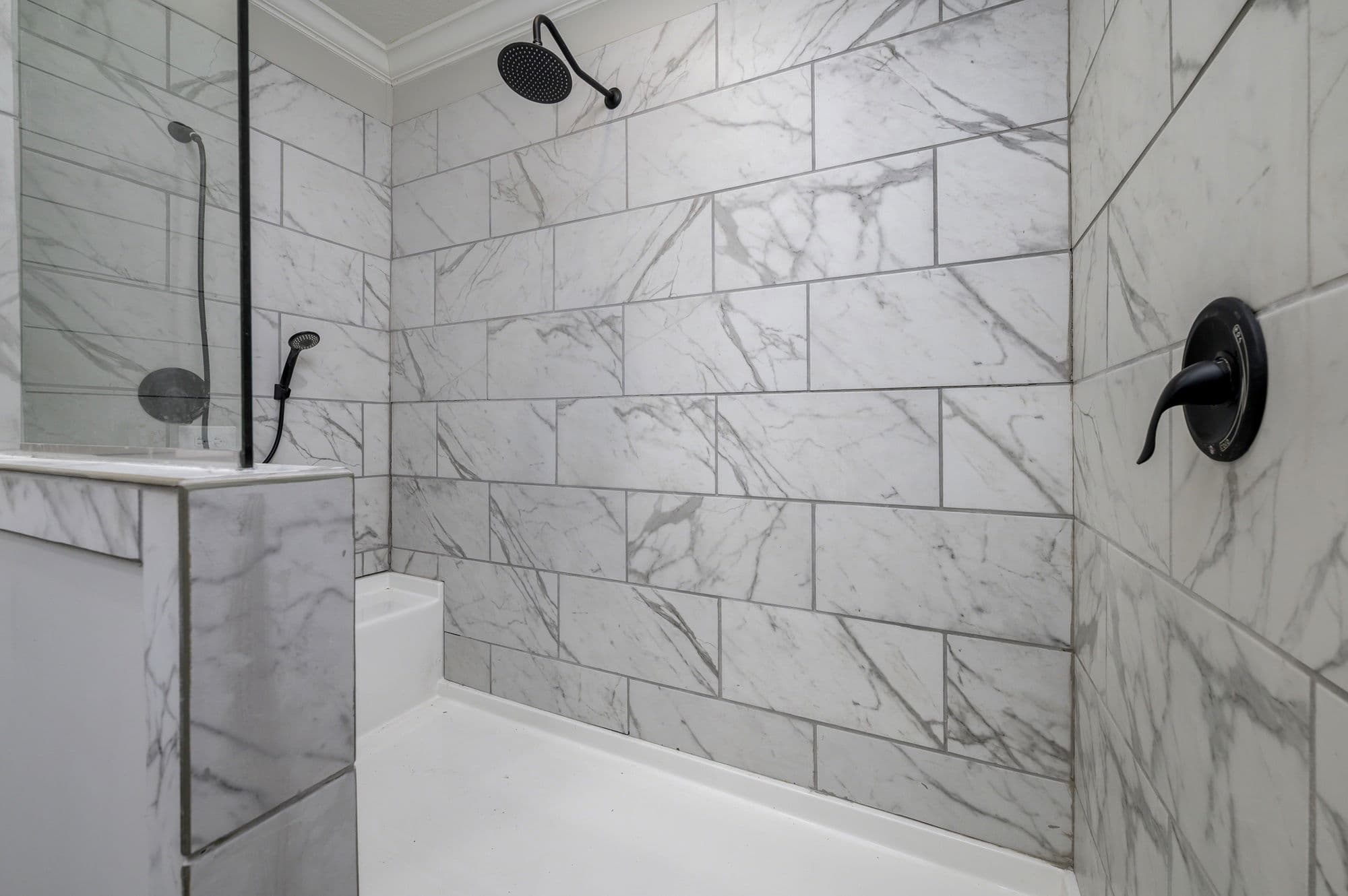 Key largo bathroom home features