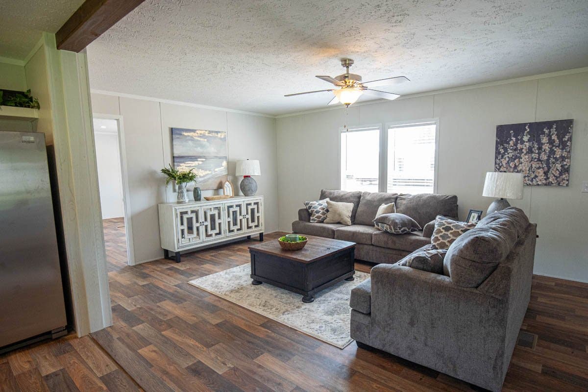 Ascent interior home features