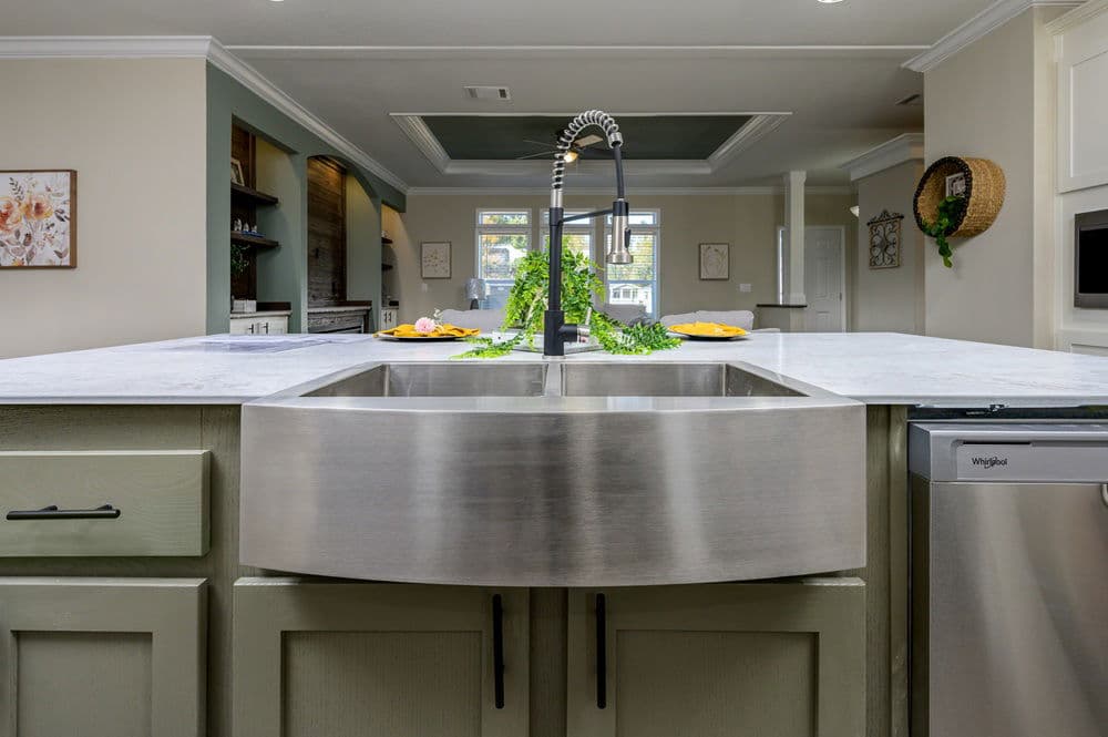 Marathon kitchen home features