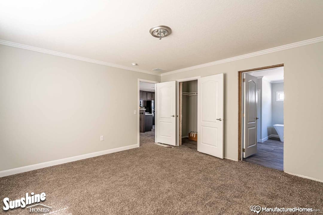 Pri3252-2001 v2 bedroom home features