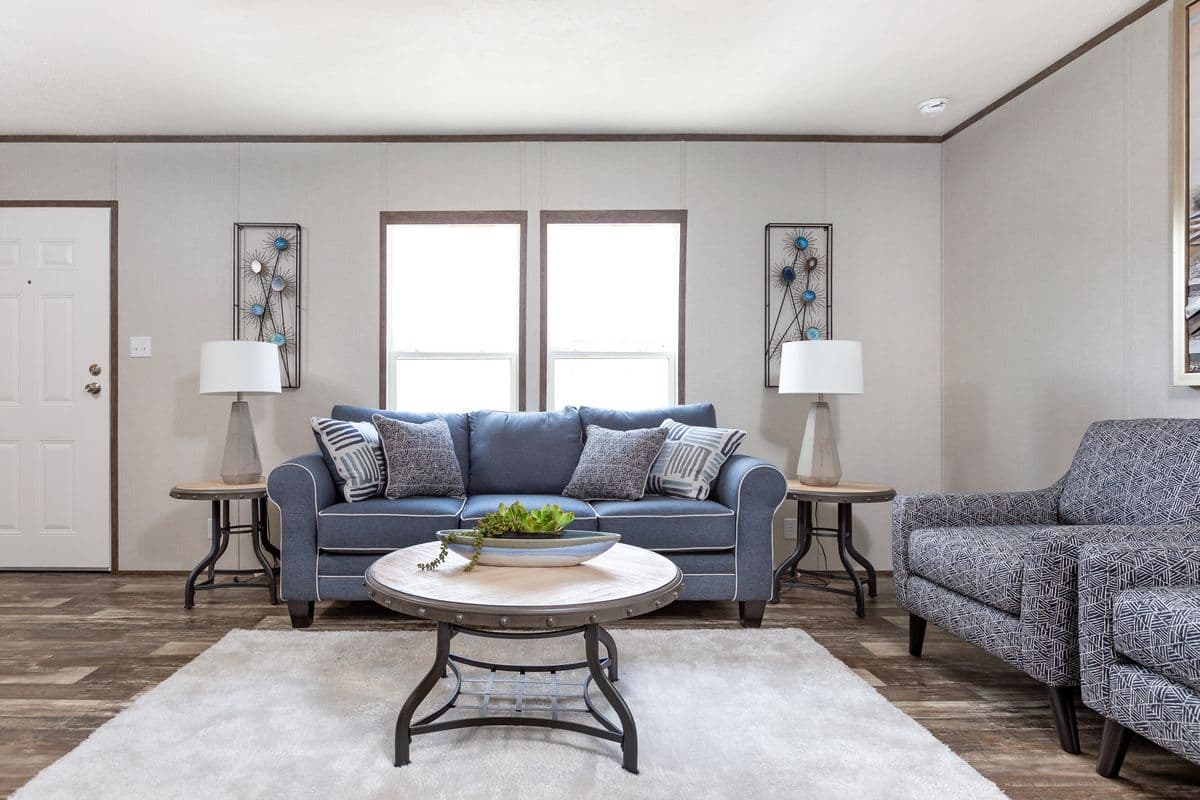 Maynardville classic 76 interior home features