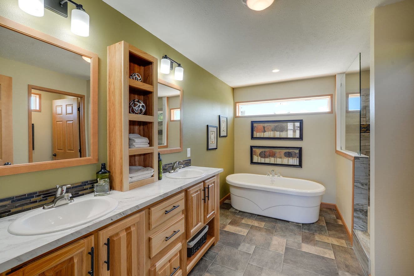 The blue ridge 185005 bathroom home features