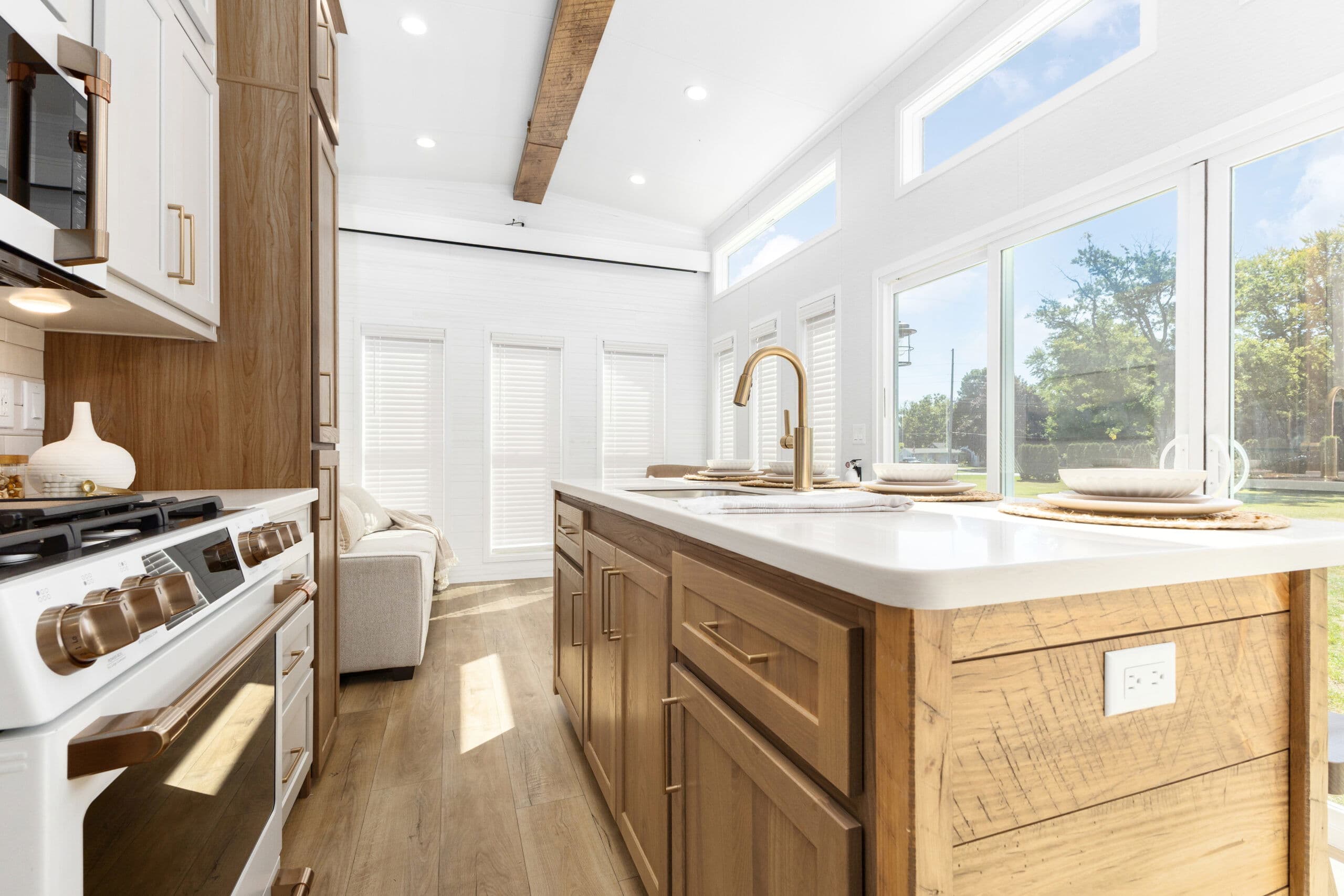 Island 6449 kitchen home features