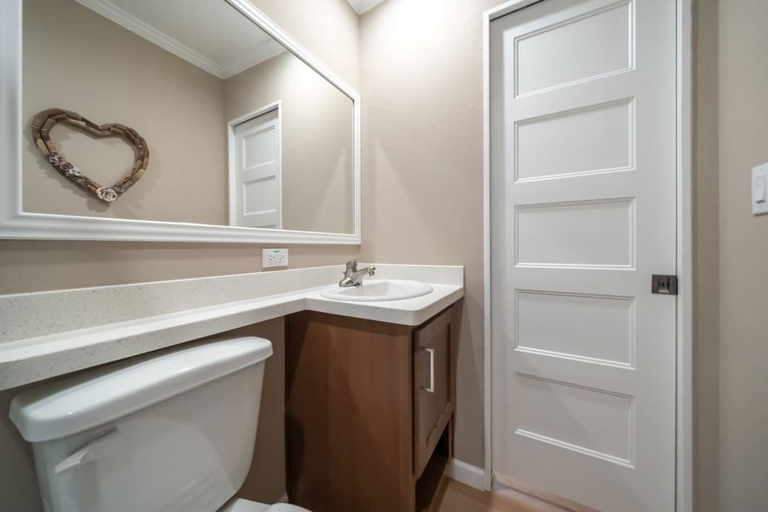 Wedge 13442s bathroom home features