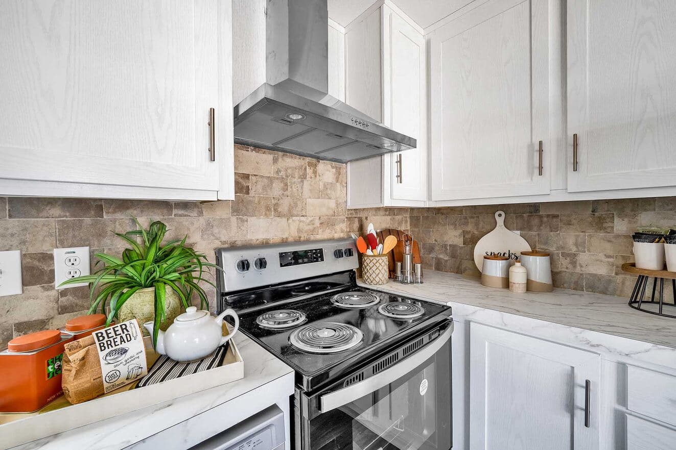 Pinnacle 16763a kitchen home features