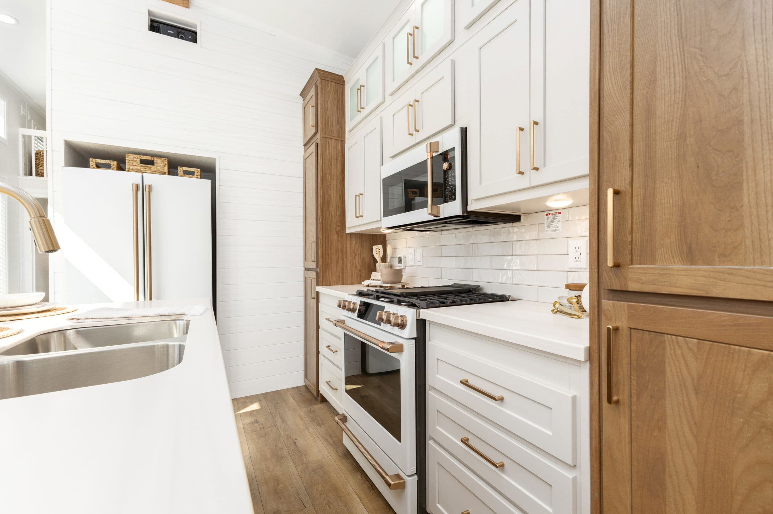 Island 6449 kitchen home features