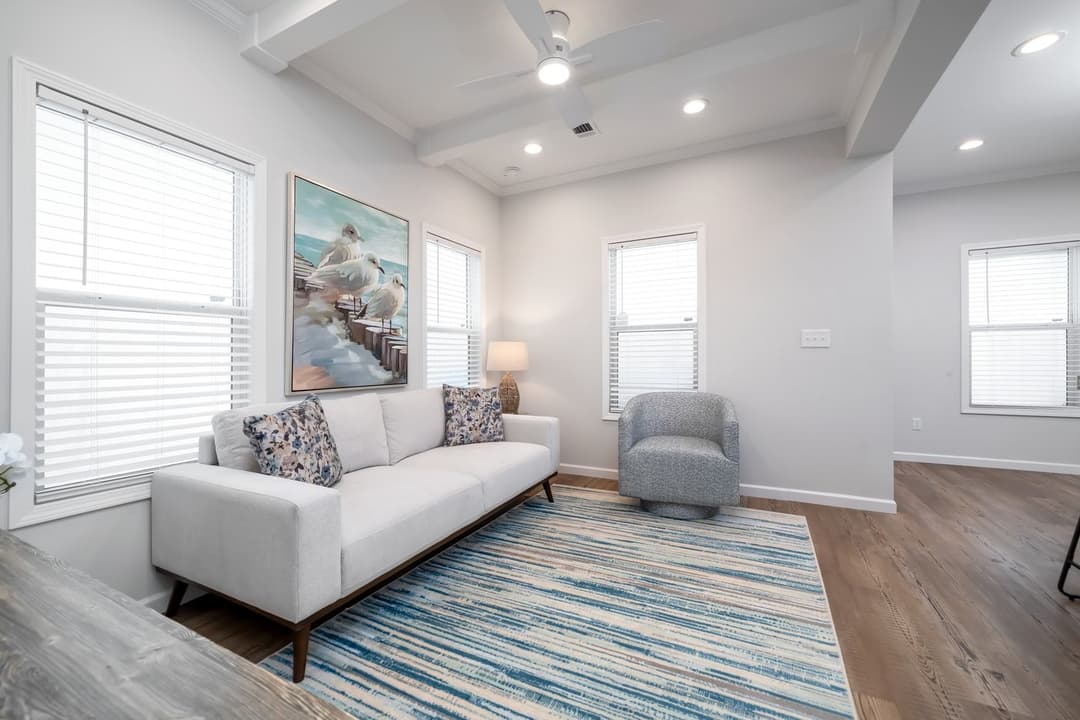 Tiffany interior home features