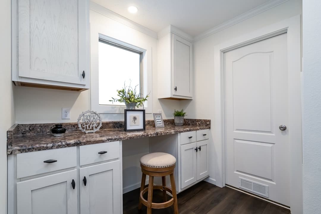 Sipsey interior home features