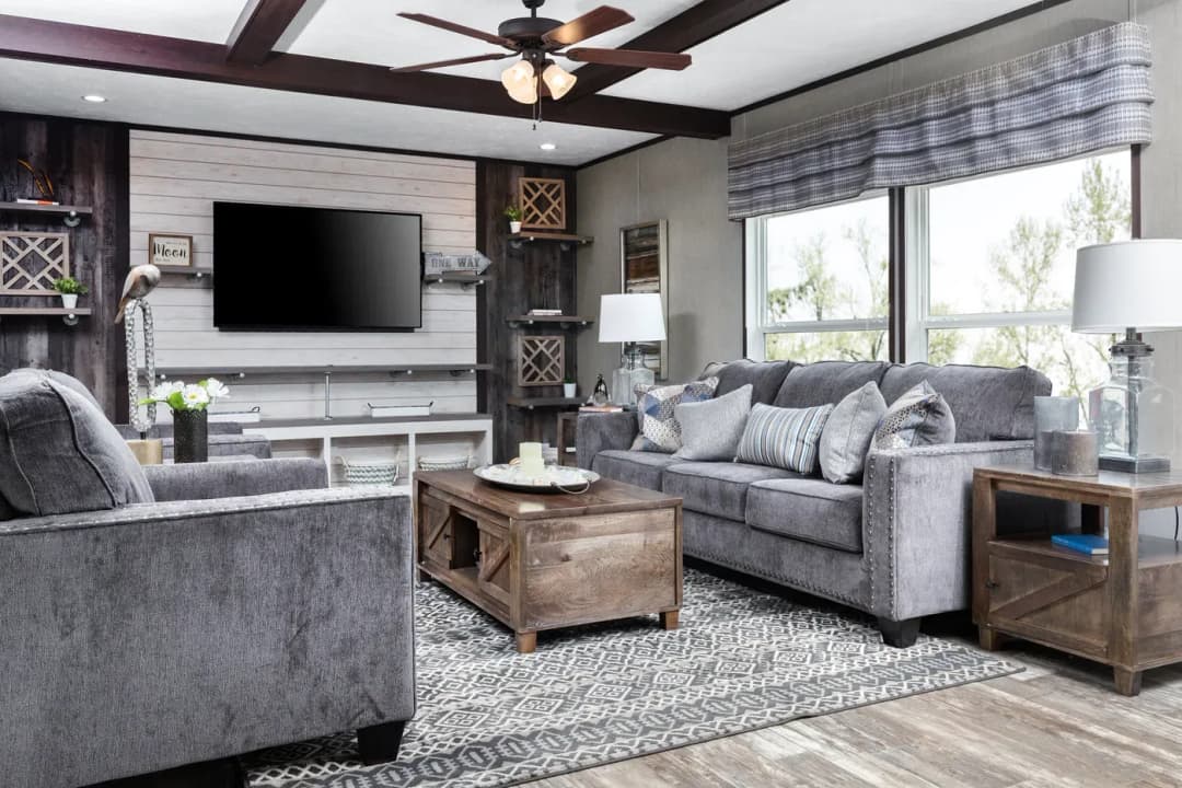 The shoreline interior home features